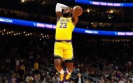 华体会APP-詹姆斯再度更换球衣号码 23号未来将被湖人退役