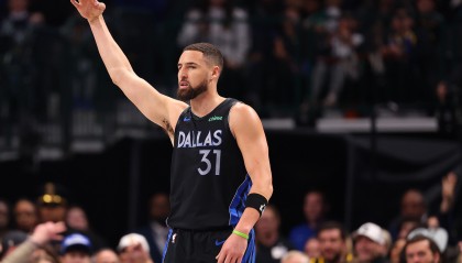 华体会APP-克莱替补出战16分钟 7中3&amp;三分3中2拿到8分2板2助1帽 正负值-4